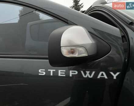 Серый Рено Сандеро СтэпВэй, объемом двигателя 1.5 л и пробегом 233 тыс. км за 12000 $, фото 38 на Automoto.ua