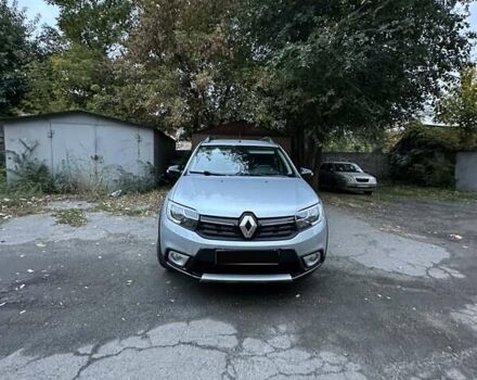 Серый Рено Сандеро СтэпВэй, объемом двигателя 1.46 л и пробегом 38 тыс. км за 12000 $, фото 2 на Automoto.ua