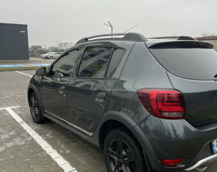 Серый Рено Сандеро СтэпВэй, объемом двигателя 1.5 л и пробегом 233 тыс. км за 12000 $, фото 18 на Automoto.ua