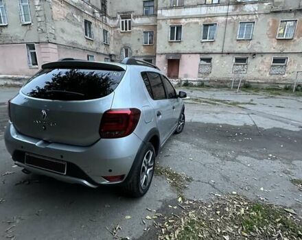 Серый Рено Сандеро СтэпВэй, объемом двигателя 1.46 л и пробегом 38 тыс. км за 12000 $, фото 6 на Automoto.ua