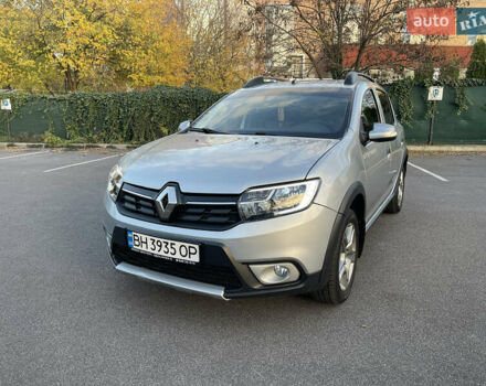 Сірий Рено Сандеро СтепВей, об'ємом двигуна 1.5 л та пробігом 40 тис. км за 12600 $, фото 6 на Automoto.ua