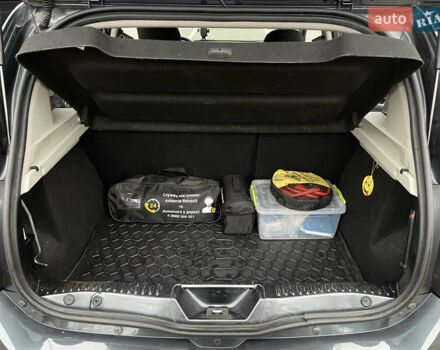 Серый Рено Сандеро СтэпВэй, объемом двигателя 1.5 л и пробегом 233 тыс. км за 12000 $, фото 47 на Automoto.ua