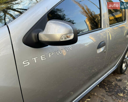 Сірий Рено Сандеро СтепВей, об'ємом двигуна 1.5 л та пробігом 40 тис. км за 12600 $, фото 8 на Automoto.ua