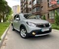 Серый Рено Сандеро СтэпВэй, объемом двигателя 1.6 л и пробегом 67 тыс. км за 6200 $, фото 1 на Automoto.ua