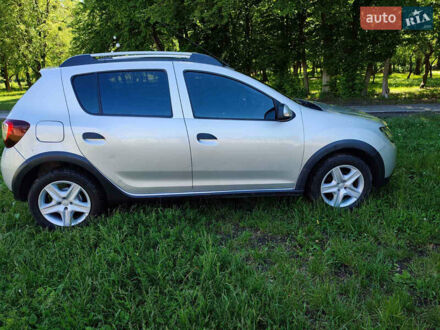 Рено Сандеро СтэпВэй 2013 в Бродах на Automoto.ua Серый Рено Сандеро СтэпВэй, объемом двигателя 1.6 л и пробегом 130 тыс. км за 7200 $, фото 1 на Automoto.ua