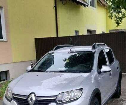 Сірий Рено Сандеро СтепВей, об'ємом двигуна 1.6 л та пробігом 182 тис. км за 7850 $, фото 1 на Automoto.ua