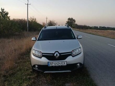 Серый Рено Сандеро СтэпВэй, объемом двигателя 1.5 л и пробегом 130 тыс. км за 10000 $, фото 1 на Automoto.ua