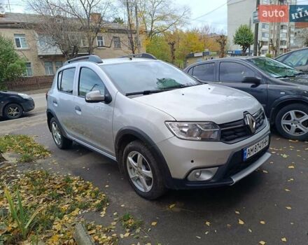 Рено Сандеро СтепВей 2018 у Житомирі на Automoto.ua Сірий Рено Сандеро СтепВей, об'ємом двигуна 1.46 л та пробігом 141 тис. км за 10750 $, фото 1 на Automoto.ua
