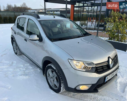 Серый Рено Сандеро СтэпВэй, объемом двигателя 1.46 л и пробегом 39 тыс. км за 12200 $, фото 1 на Automoto.ua
