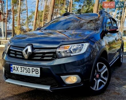 Серый Рено Сандеро СтэпВэй, объемом двигателя 0.9 л и пробегом 59 тыс. км за 10870 $, фото 1 на Automoto.ua