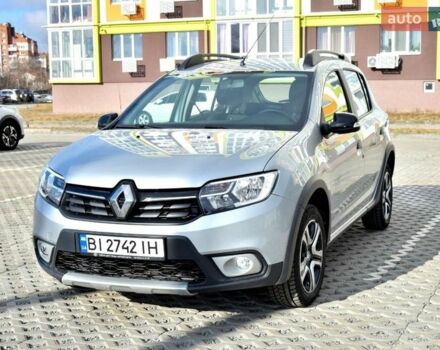 Серый Рено Сандеро СтэпВэй, объемом двигателя 0.9 л и пробегом 61 тыс. км за 11200 $, фото 1 на Automoto.ua