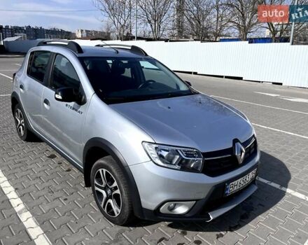 Серый Рено Сандеро СтэпВэй, объемом двигателя 0.9 л и пробегом 136 тыс. км за 12200 $, фото 1 на Automoto.ua