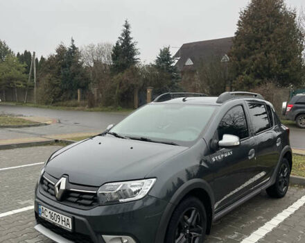 Серый Рено Сандеро СтэпВэй, объемом двигателя 1.5 л и пробегом 233 тыс. км за 12000 $, фото 1 на Automoto.ua