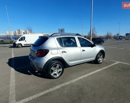 Серый Рено Сандеро СтэпВэй, объемом двигателя 1.46 л и пробегом 74 тыс. км за 11999 $, фото 1 на Automoto.ua