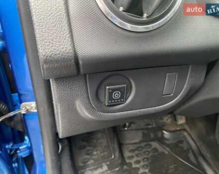 Синий Рено Сандеро СтэпВэй, объемом двигателя 1.6 л и пробегом 165 тыс. км за 8500 $, фото 16 на Automoto.ua