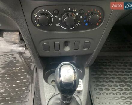 Синий Рено Сандеро СтэпВэй, объемом двигателя 1.6 л и пробегом 165 тыс. км за 8500 $, фото 18 на Automoto.ua