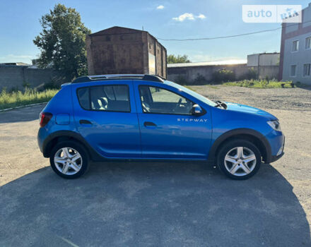 Синий Рено Сандеро СтэпВэй, объемом двигателя 1.5 л и пробегом 196 тыс. км за 7900 $, фото 6 на Automoto.ua