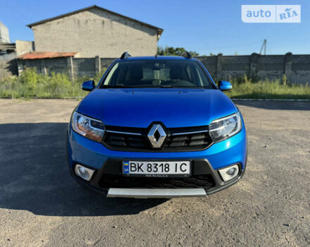 Синий Рено Сандеро СтэпВэй, объемом двигателя 1.5 л и пробегом 196 тыс. км за 7900 $, фото 2 на Automoto.ua