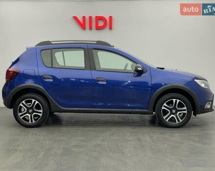 Рено Сандеро СтэпВэй 2020 в Киеве на Automoto.ua Синий Рено Сандеро СтэпВэй, объемом двигателя 0.9 л и пробегом 58 тыс. км за 11255 $, фото 3 на Automoto.ua