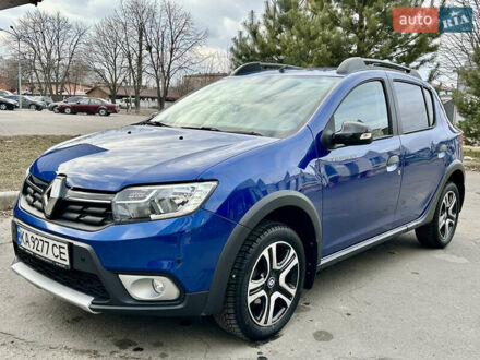 Рено Сандеро СтепВей 2020 у Белой Церкве на Automoto.ua Синій Рено Сандеро СтепВей, об'ємом двигуна 0.9 л та пробігом 9 тис. км за 12700 $, фото 1 на Automoto.ua