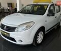 Белый Рено Сандеро, объемом двигателя 1.4 л и пробегом 150 тыс. км за 5550 $, фото 2 на Automoto.ua