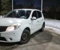 Белый Рено Сандеро, объемом двигателя 1.6 л и пробегом 225 тыс. км за 3799 $, фото 1 на Automoto.ua