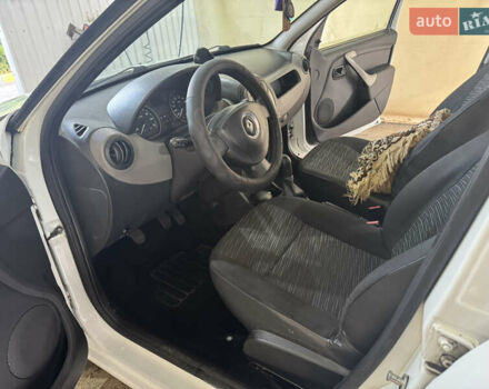 Білий Рено Сандеро, об'ємом двигуна 1.4 л та пробігом 176 тис. км за 5600 $, фото 6 на Automoto.ua