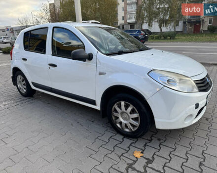Білий Рено Сандеро, об'ємом двигуна 1.4 л та пробігом 176 тис. км за 5600 $, фото 2 на Automoto.ua