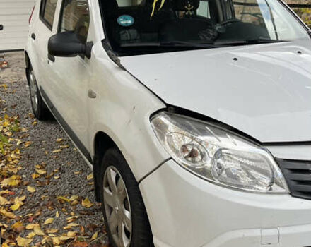 Белый Рено Сандеро, объемом двигателя 1.39 л и пробегом 99 тыс. км за 2000 $, фото 6 на Automoto.ua