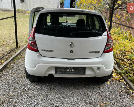 Белый Рено Сандеро, объемом двигателя 1.39 л и пробегом 99 тыс. км за 2000 $, фото 4 на Automoto.ua
