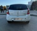 Белый Рено Сандеро, объемом двигателя 1.39 л и пробегом 210 тыс. км за 5500 $, фото 5 на Automoto.ua