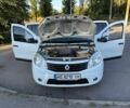 Белый Рено Сандеро, объемом двигателя 1.39 л и пробегом 210 тыс. км за 5500 $, фото 16 на Automoto.ua