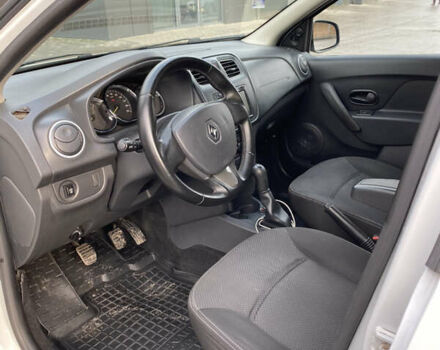 Белый Рено Сандеро, объемом двигателя 1.15 л и пробегом 228 тыс. км за 5200 $, фото 17 на Automoto.ua