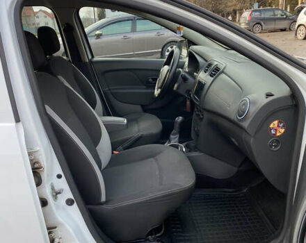 Белый Рено Сандеро, объемом двигателя 1.15 л и пробегом 228 тыс. км за 5200 $, фото 22 на Automoto.ua