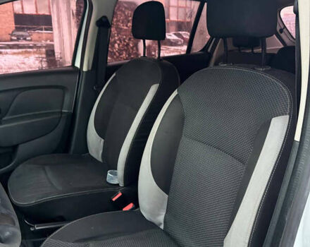 Білий Рено Сандеро, об'ємом двигуна 1.15 л та пробігом 320 тис. км за 3000 $, фото 8 на Automoto.ua