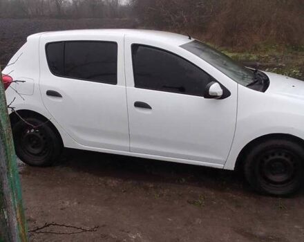 Белый Рено Сандеро, объемом двигателя 1.15 л и пробегом 356 тыс. км за 2200 $, фото 1 на Automoto.ua