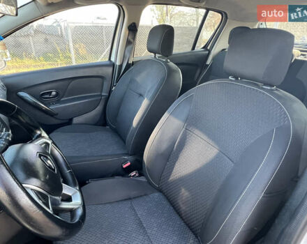 Білий Рено Сандеро, об'ємом двигуна 1.15 л та пробігом 281 тис. км за 4850 $, фото 16 на Automoto.ua