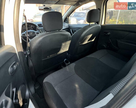 Білий Рено Сандеро, об'ємом двигуна 1.15 л та пробігом 281 тис. км за 4850 $, фото 17 на Automoto.ua