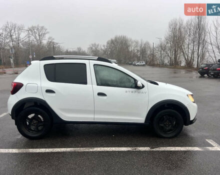 Белый Рено Сандеро, объемом двигателя 1.46 л и пробегом 166 тыс. км за 6700 $, фото 1 на Automoto.ua