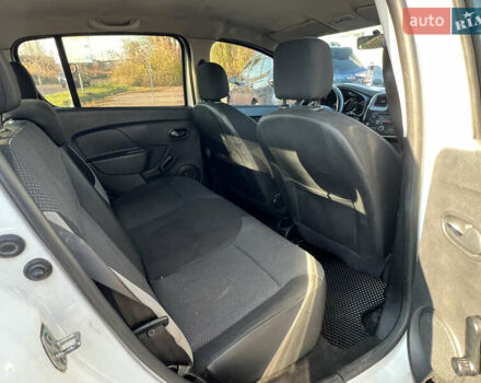 Білий Рено Сандеро, об'ємом двигуна 1.15 л та пробігом 281 тис. км за 4850 $, фото 18 на Automoto.ua