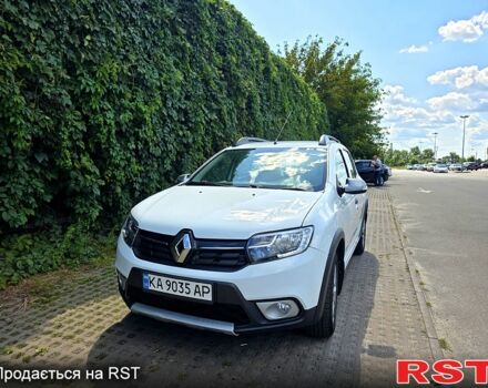 Белый Рено Сандеро, объемом двигателя 1 л и пробегом 57 тыс. км за 9500 $, фото 1 на Automoto.ua