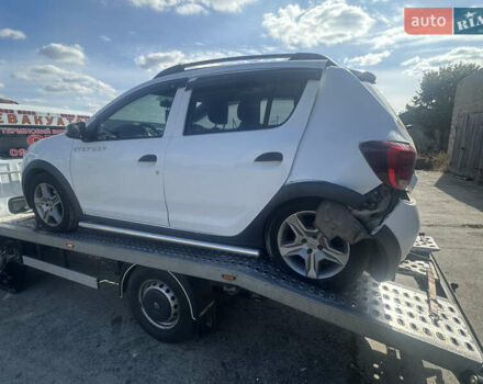 Белый Рено Сандеро, объемом двигателя 0.9 л и пробегом 127 тыс. км за 4200 $, фото 2 на Automoto.ua