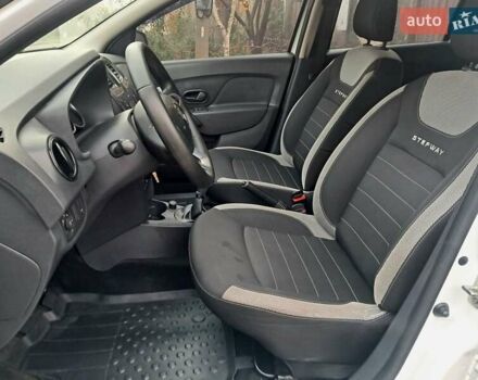 Білий Рено Сандеро, об'ємом двигуна 0.9 л та пробігом 135 тис. км за 8700 $, фото 9 на Automoto.ua