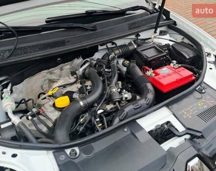 Білий Рено Сандеро, об'ємом двигуна 0.9 л та пробігом 135 тис. км за 8700 $, фото 19 на Automoto.ua