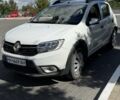 Белый Рено Сандеро, объемом двигателя 0.9 л и пробегом 157 тыс. км за 9232 $, фото 1 на Automoto.ua
