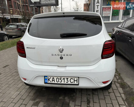 Белый Рено Сандеро, объемом двигателя 1.5 л и пробегом 227 тыс. км за 8800 $, фото 4 на Automoto.ua
