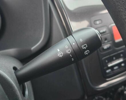 Белый Рено Сандеро, объемом двигателя 1 л и пробегом 70 тыс. км за 7499 $, фото 10 на Automoto.ua