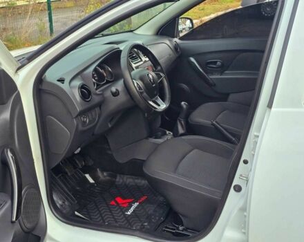 Белый Рено Сандеро, объемом двигателя 1 л и пробегом 70 тыс. км за 7499 $, фото 5 на Automoto.ua