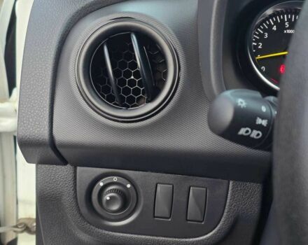 Белый Рено Сандеро, объемом двигателя 1 л и пробегом 70 тыс. км за 7499 $, фото 8 на Automoto.ua