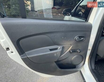 Білий Рено Сандеро, об'ємом двигуна 1.46 л та пробігом 130 тис. км за 8999 $, фото 23 на Automoto.ua